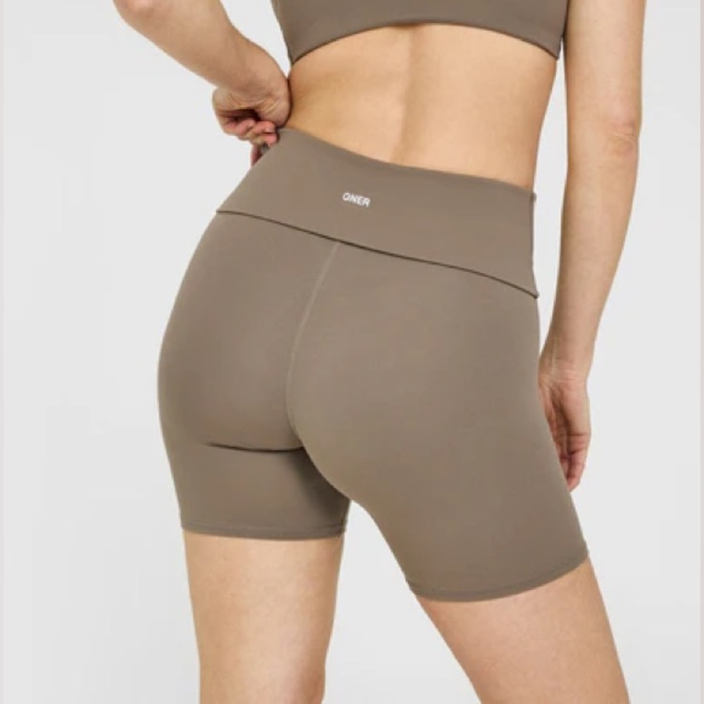 SOFTMOTION FOLD OVER SHORTS 6"
MOSS BROWN